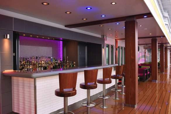 NCL Norwegian Breakaway Shaker's Cocktail Bar 2.jpeg